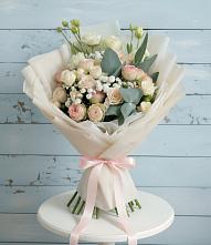 Букет цветов из:  Розы и Лизиантусы в Ярославском