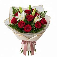 Букет цветов из:  Лилии и Розы в Ярославском