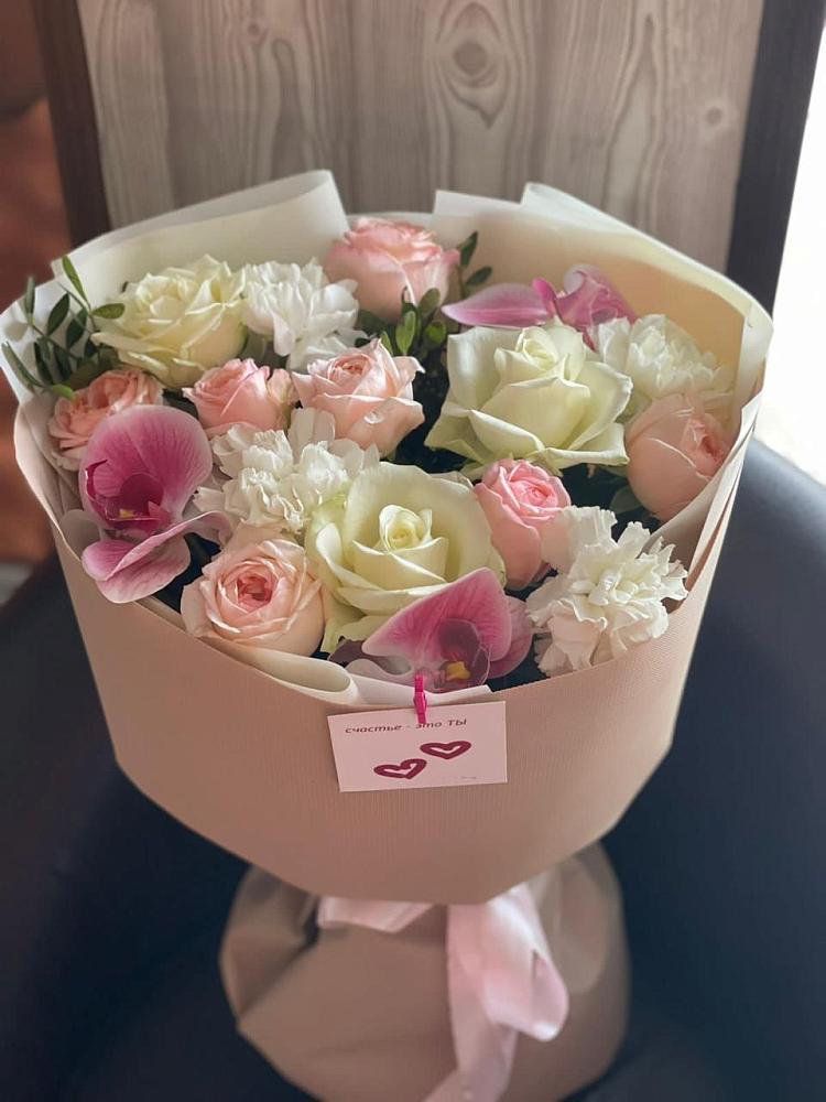 Букет цветов из: Орхидеи, Розы и Гвоздики в Ярославском