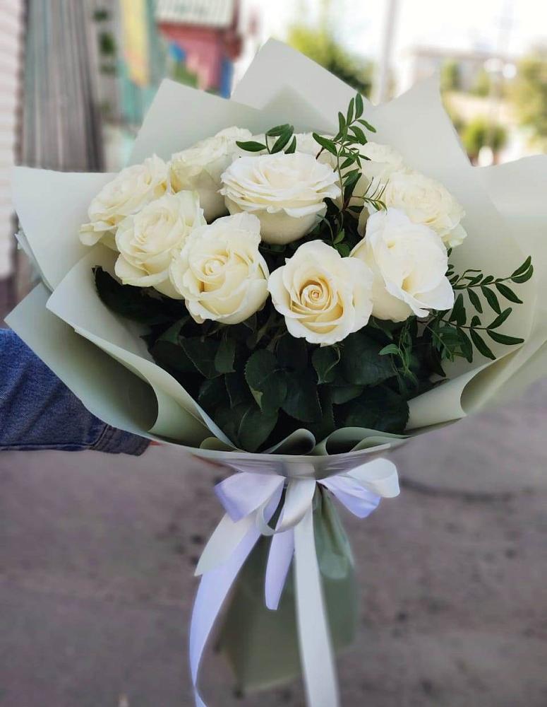 Букет Белые розы Проуд в Ярославском
