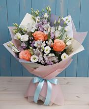 Букет цветов из:  Лизиантусы, Розы, Альстромерии и Гипсофила в Ярославском