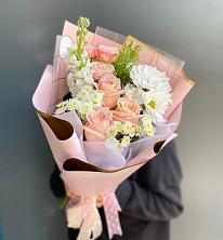 Букет цветов из:  Хризантемы и Розы в Ярославском