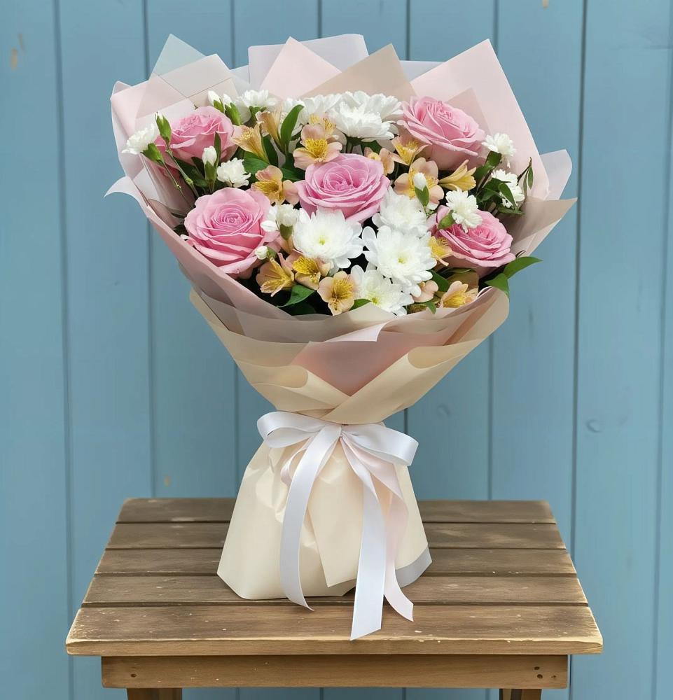 Букет цветов из: Гвоздики, Орхидеи и Розы в Ярославском