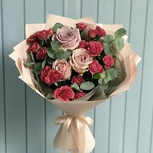 Букет цветов из:  Гвоздики и Розы в Ярославском