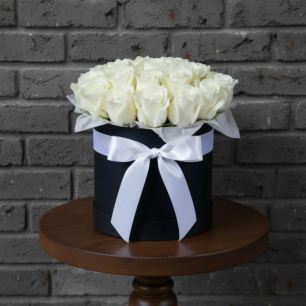 Цветочная композиция из Розы в шляпной коробке в Ярославском