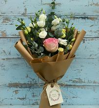Букет цветов из:  Розы и Лизиантусы в Ярославском