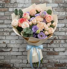 Букет цветов из:  Розы, Лизиантусы и Гвоздики в Ярославском