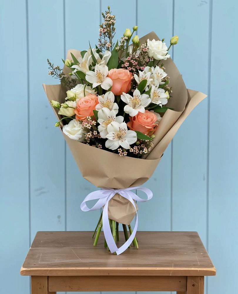 Букет цветов из: Альстромерии, Лизиантусы, Розы и Хризантемы в Ярославском