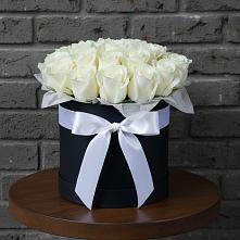 Цветочная композиция из Розы в шляпной коробке в Ярославском